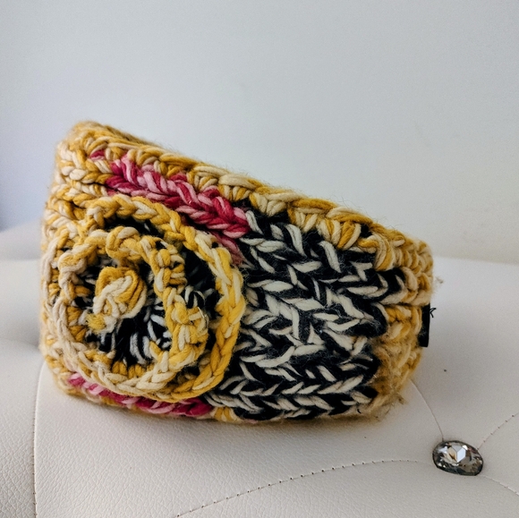 Accessories - ~~FLORAL💛Winter Headband~~